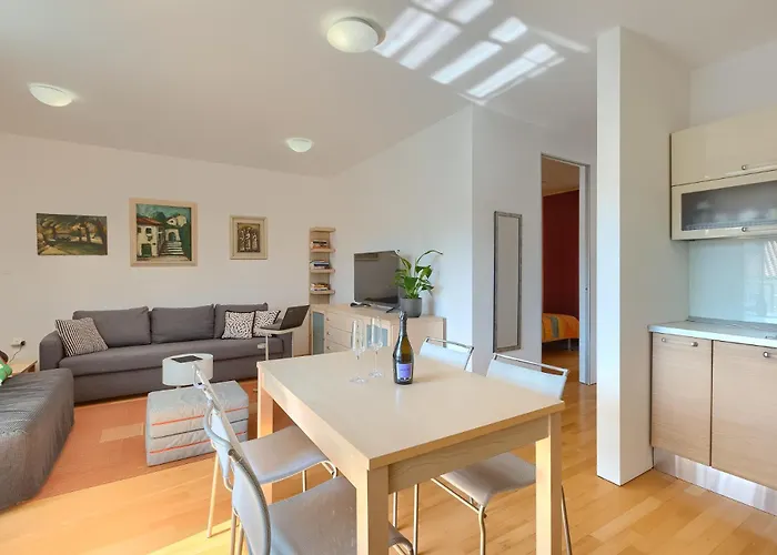 Lungo Mare Apartman *