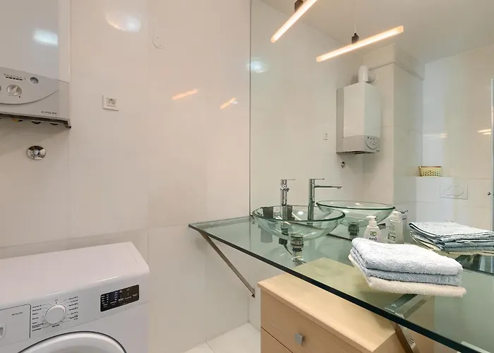 Lungo Mare * بولا